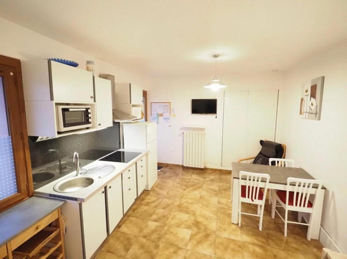 Studio Meuble Avec Terrasse Gréoux-les-Bains Zewnętrze zdjęcie